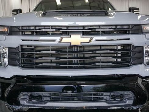 Used 2025 Chevrolet Silverado 2500 Custom w/ Z71 Off-Road Package AWD/4WD image 3