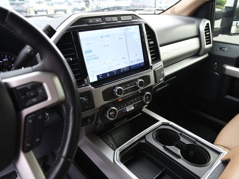 Used 2022 Ford F250 Lariat w/ Lariat Ultimate Package AWD/4WD image 16