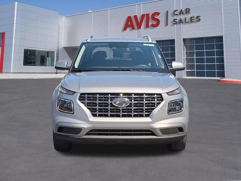 Used 2025 Hyundai Venue SEL FWD image 2
