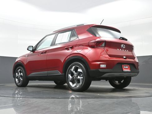 Used 2025 Hyundai Venue Limited image 31