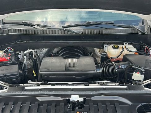 Used 2022 Chevrolet Silverado 1500 LT w/ Z71 Off-Road Package image 3