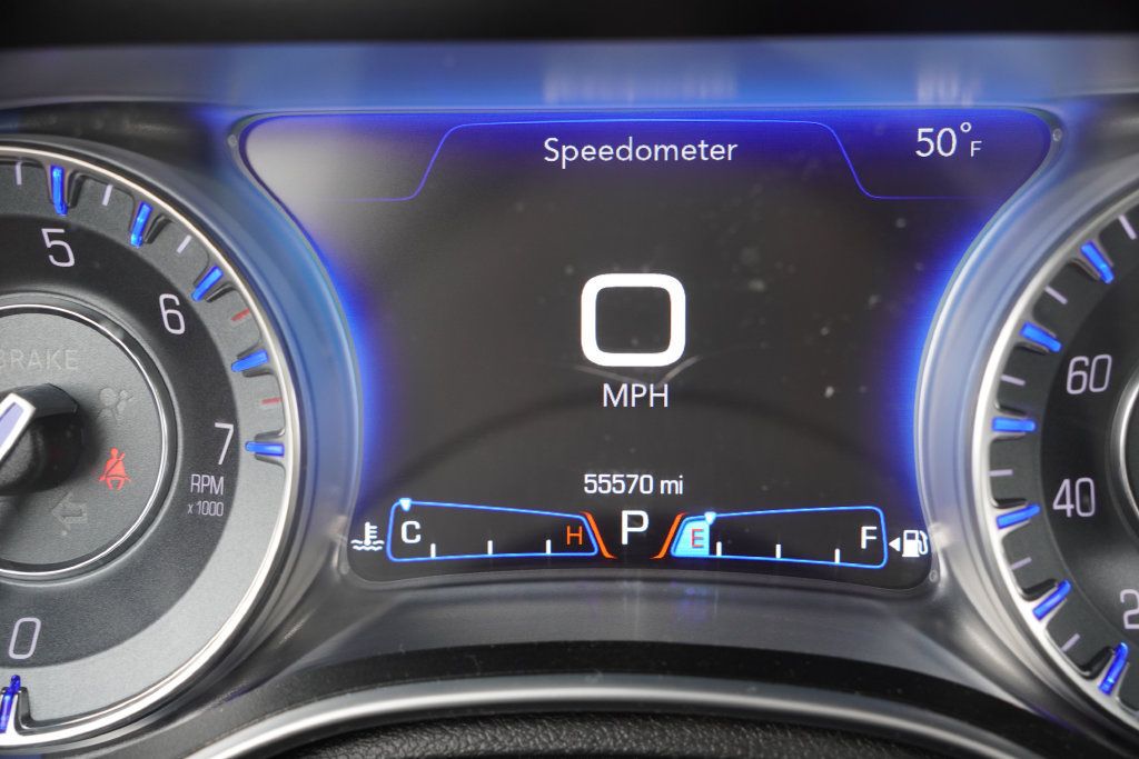 Used 2017 Chrysler 300 C Platinum w/ Safetytec Plus Group AWD/4WD image 9