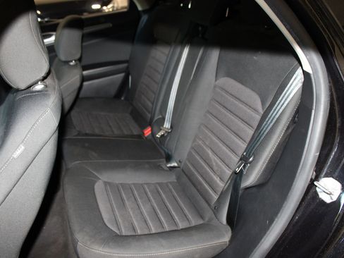 Used 2020 Ford Fusion SE image 22