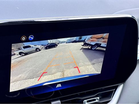 New 2026 Chevrolet Equinox LT w/ Safety and Technology Package image 9