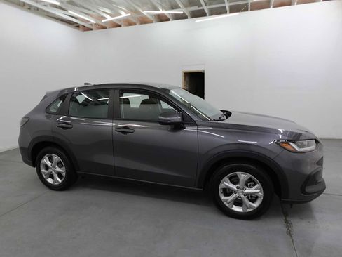 Certified 2025 Honda HR-V LX image 4