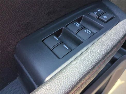 Used 2025 Honda Ridgeline Black Edition image 12