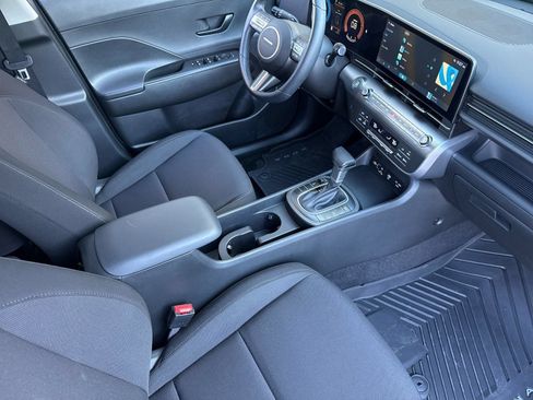 Used 2025 Hyundai Kona SEL AWD/4WD image 17