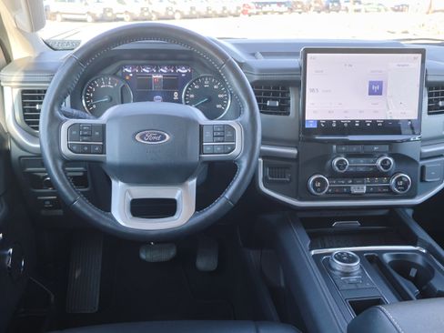 Used 2024 Ford Expedition Max XLT image 27