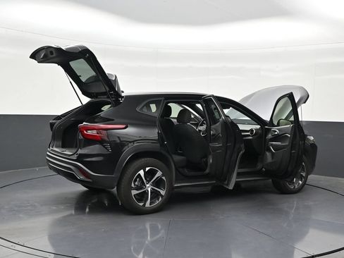 Used 2025 Chevrolet Trax RS w/ Driver Confidence Package FWD image 31