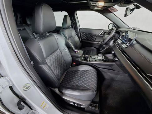Used 2023 Mitsubishi Outlander SEL Black Edition AWD/4WD image 28