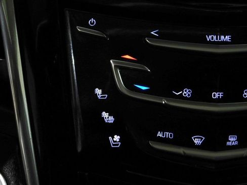 Used 2015 Cadillac Escalade Luxury image 46