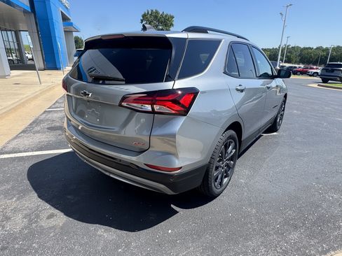 Used 2024 Chevrolet Equinox RS FWD image 4