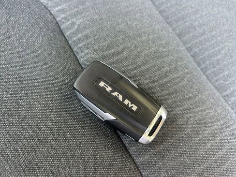 Used 2022 RAM 1500 Big Horn AWD/4WD image 34