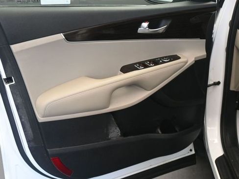 Used 2019 Kia Sorento LX w/ Option Group 020 image 16