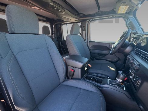 New 2026 Jeep Gladiator Sport image 10