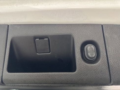 Used 2019 GMC Yukon XL SLT image 24