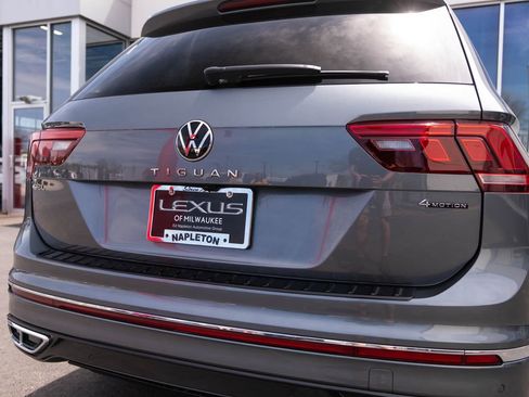 Used 2022 Volkswagen Tiguan SEL R-Line AWD/4WD image 14