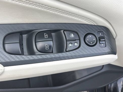 Used 2019 Nissan Altima 2.5 SL FWD image 12