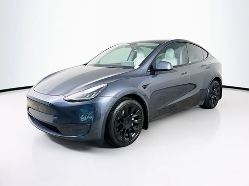 Used 2021 Tesla Model Y Long Range AWD/4WD image 3
