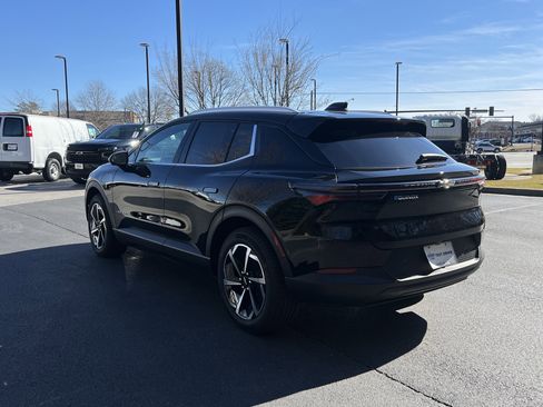 New 2026 Chevrolet Equinox EV LT image 7