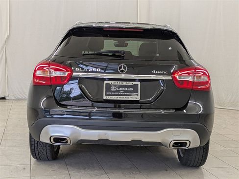 Used 2018 Mercedes-Benz GLA 250 4MATIC image 8
