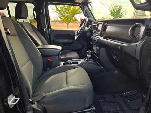 Used 2019 Jeep Wrangler Unlimited Sport S image 6