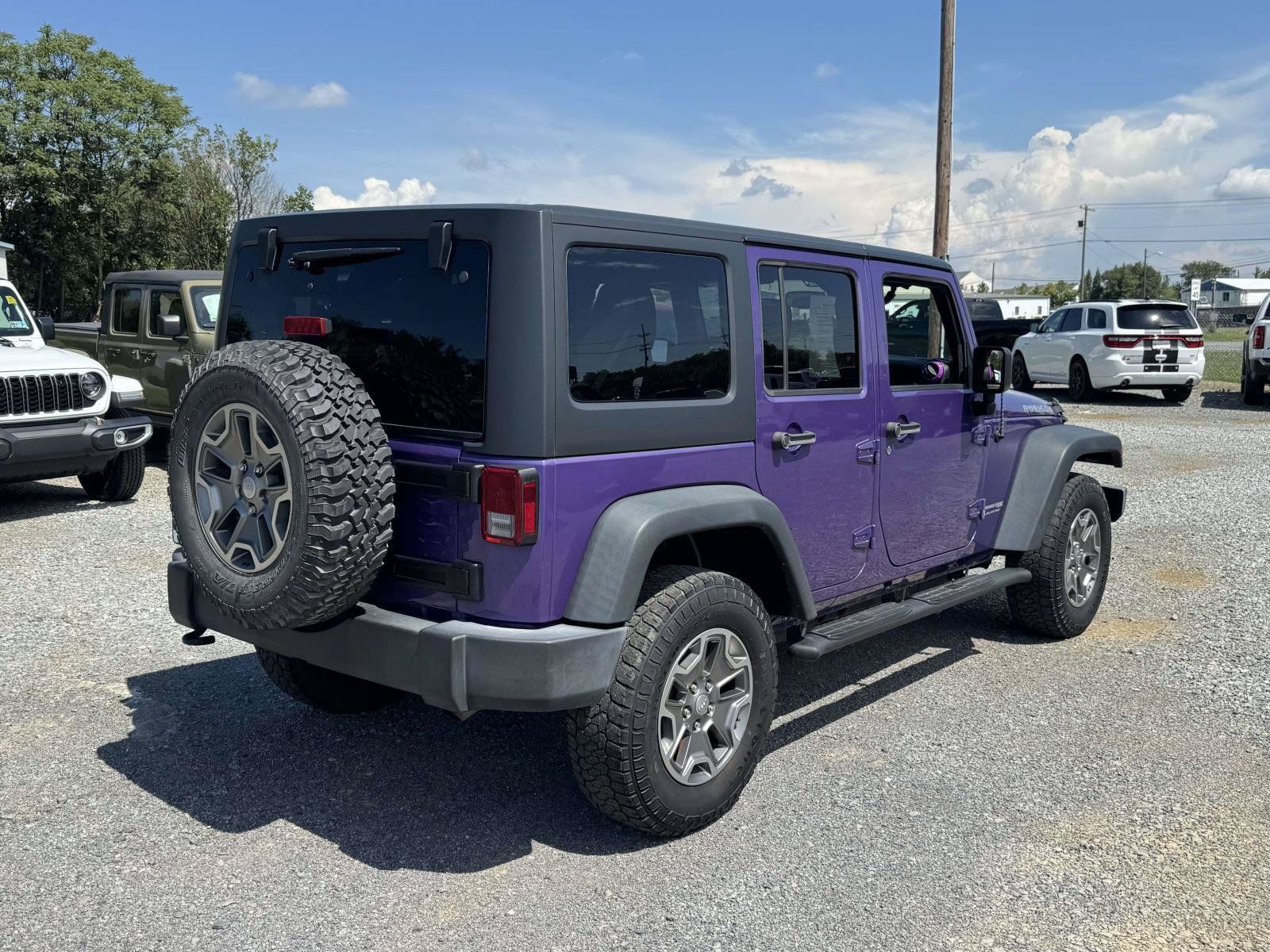 Used 2018 Jeep Wrangler Unlimited Rubicon w/ Connectivity Group AWD/4WD image 21