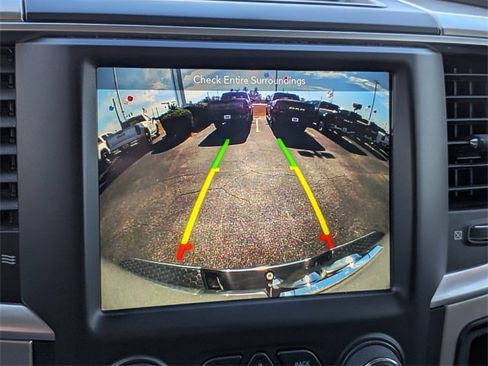 Used 2019 RAM 1500 Classic SLT w/ Luxury Group image 17