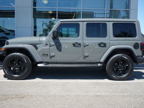 Used 2020 Jeep Wrangler Unlimited Sahara AWD/4WD image 5
