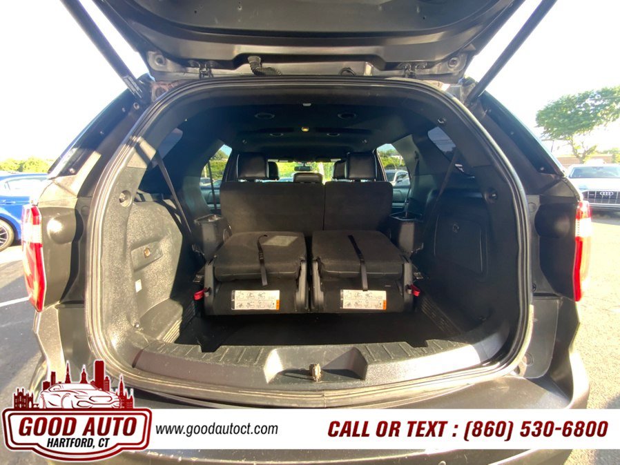 Used 2017 Ford Explorer XLT w/ Equipment Group 202A AWD/4WD image 13