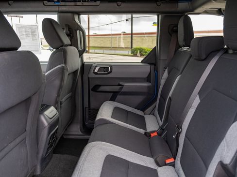 Used 2023 Ford Bronco Big Bend image 14