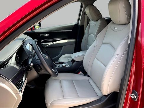 Used 2023 Cadillac XT4 Luxury FWD image 8