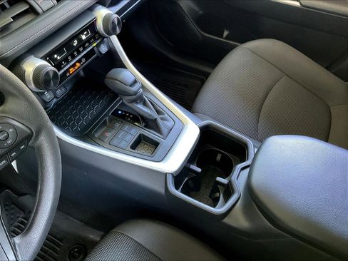 Used 2024 Toyota RAV4 LE AWD/4WD image 18