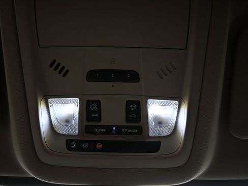 Used 2019 GMC Acadia Denali AWD/4WD image 25