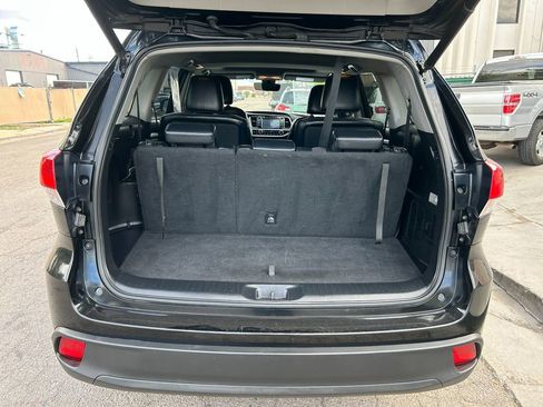 Used 2019 Toyota Highlander XLE image 16