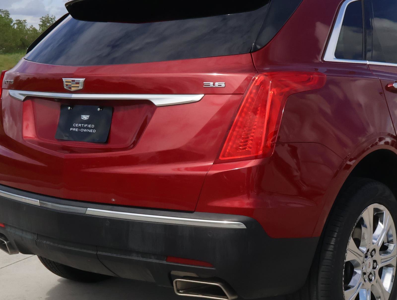 Used 2019 Cadillac XT5 FWD image 11