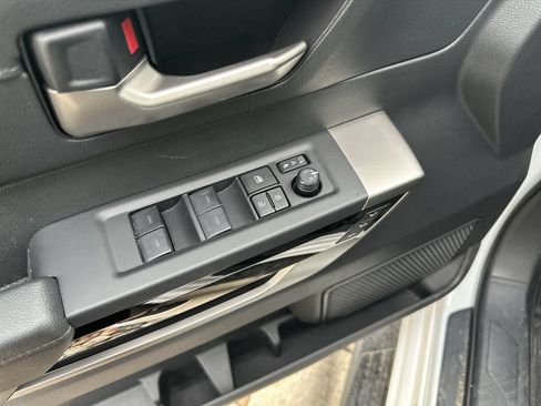Used 2025 Toyota Tundra Limited AWD/4WD image 24