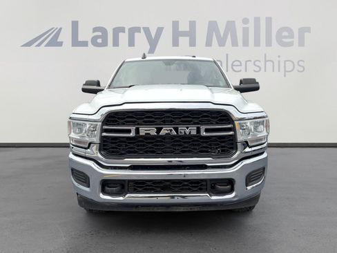 Used 2022 RAM 3500 Tradesman w/ Chrome Appearance Group AWD/4WD image 8