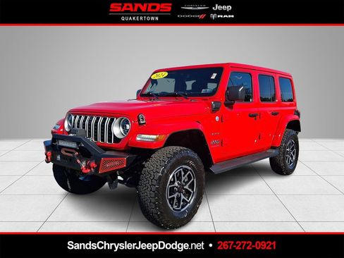 Used 2024 Jeep Wrangler Unlimited Sahara w/ Dual Top Group AWD/4WD image 1