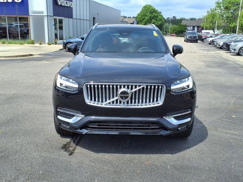 Certified 2025 Volvo XC90 B5 Plus image 2