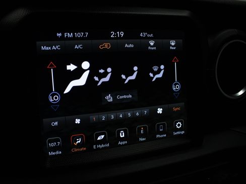 Used 2022 Jeep Wrangler Unlimited Sahara w/ Cold Weather Group image 27