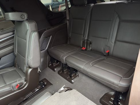 Used 2021 GMC Yukon Denali w/ Denali Premium Package image 14