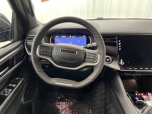 Used 2025 Jeep Wagoneer 4WD w/ Convenience Group I image 16
