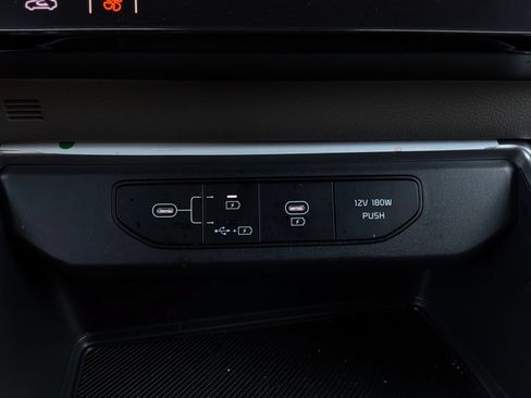 Used 2026 Kia Carnival FWD image 27