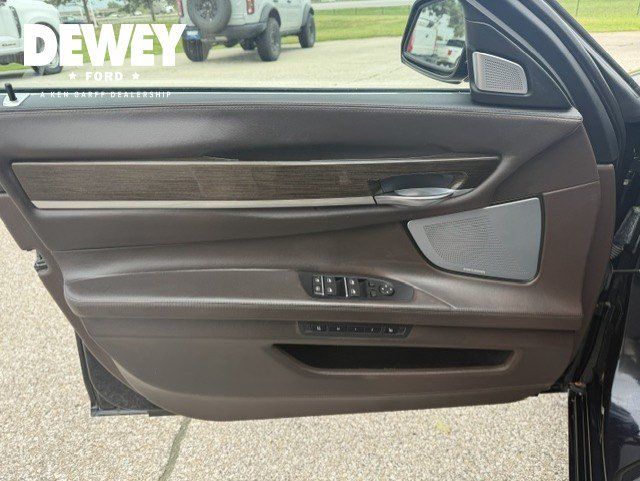 Used 2014 BMW 750Li RWD image 9