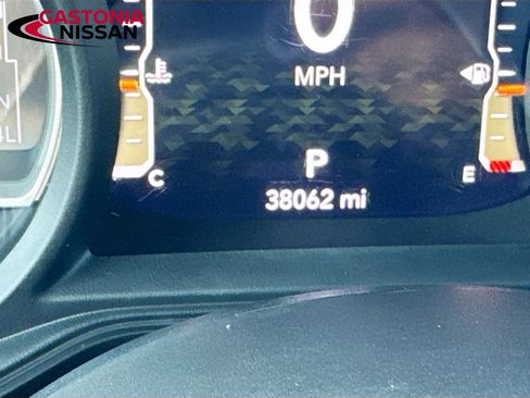 Used 2024 Jeep Wrangler Unlimited Sahara AWD/4WD image 15