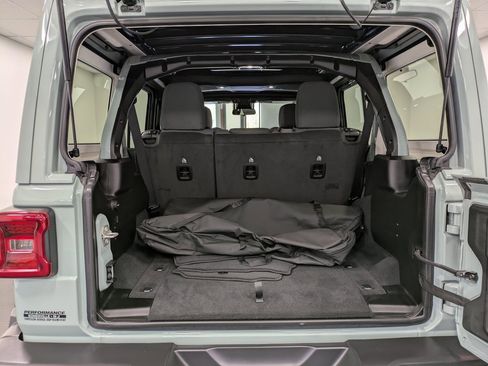 Used 2024 Jeep Wrangler Sahara image 24