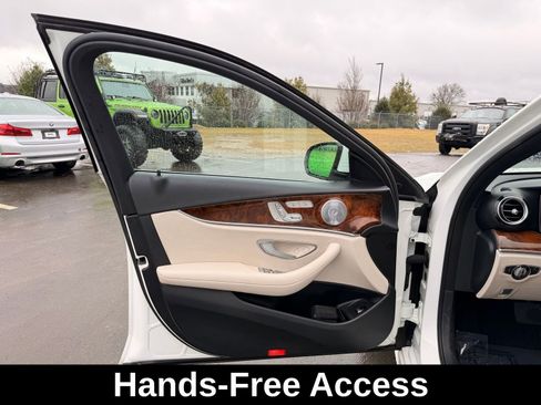 Used 2019 Mercedes-Benz E 300 4MATIC w/ Premium 1 Package image 11