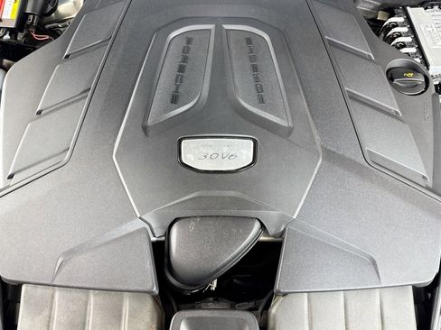 Used 2021 Porsche Cayenne image 29