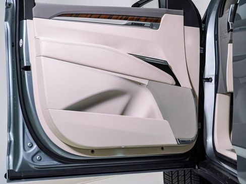 Used 2025 Cadillac Escalade Sport Platinum image 32